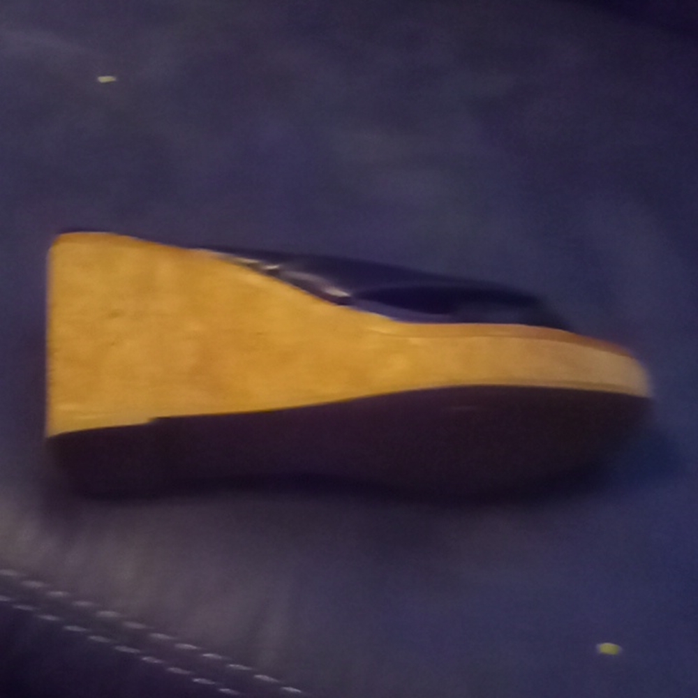 Wedged heels - Picture 2 of 2